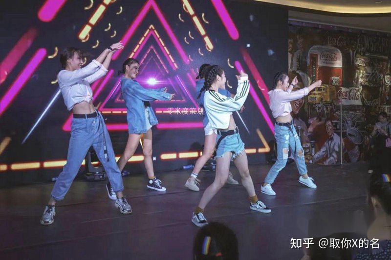 舞蹈演出的现代风采